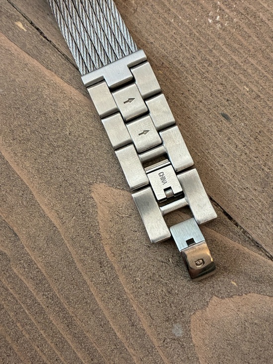GUESS Silver Crystal-Accent Mesh Bracelet Watch main image 4